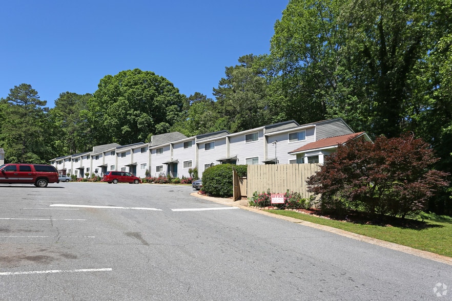 Pinehurst Apartments 175 SW Booth Rd Marietta GA 30008 Apartment Finder