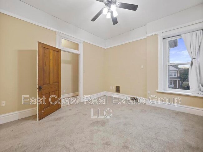 Building Photo - 448 Summit Ave