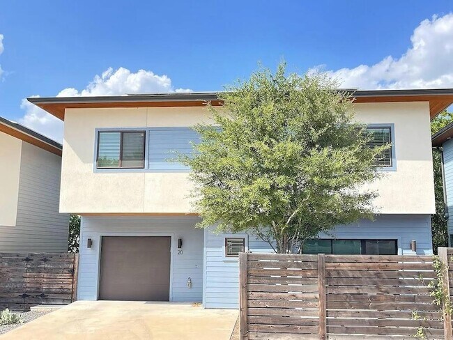Building Photo - 2101 Montopolis Dr