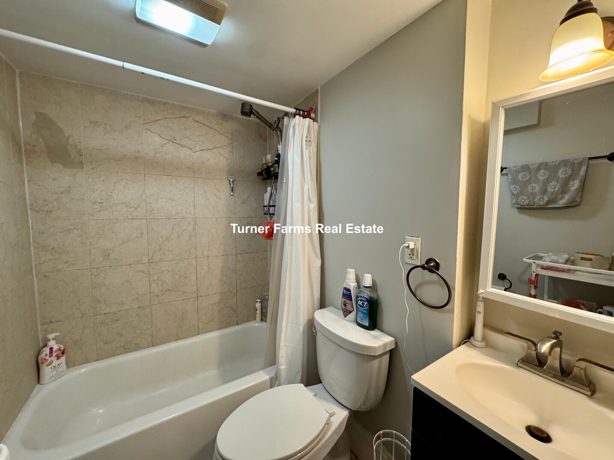 Building Photo - 717 Parker St