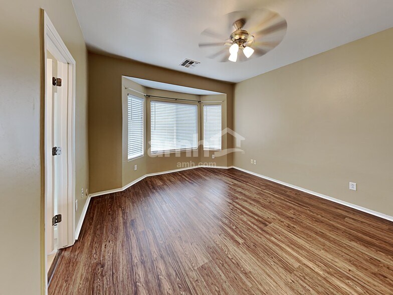 Building Photo - 11709 W Jefferson St