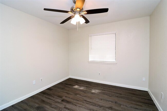 Building Photo - 1227 Homeplex Ct