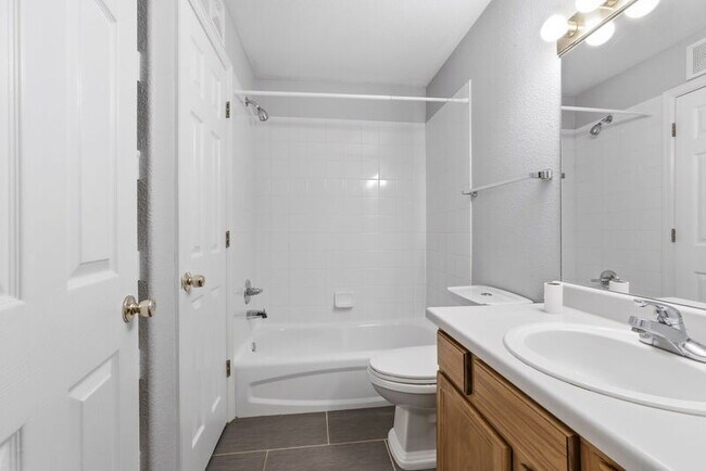 Building Photo - 17281 E Ford Dr