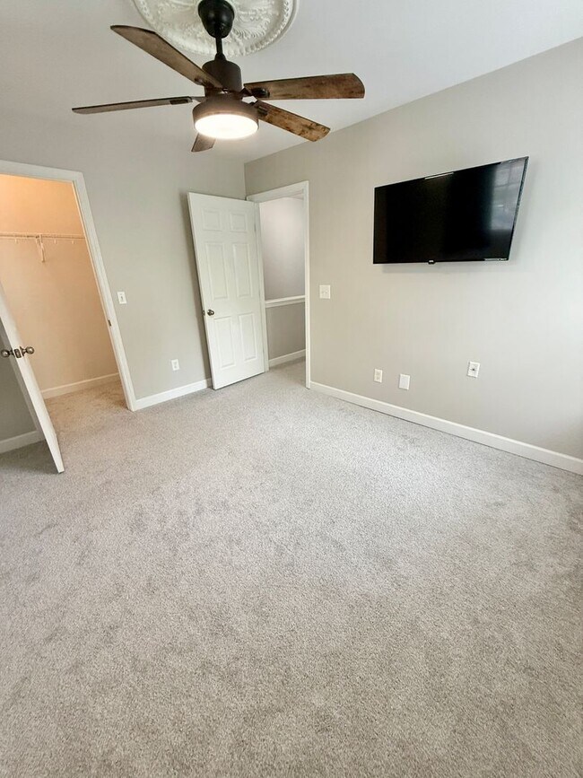Building Photo - Convenience Meets Privacy – Updated 2BR Condo Minutes from Marina & Shopping! $1600/mo