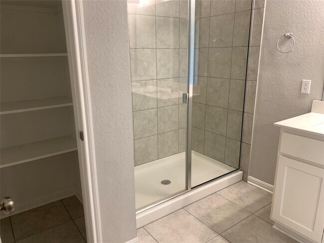Building Photo - 241 Syrah Ct