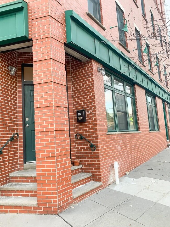 Primary Photo - 473 Newark Ave
