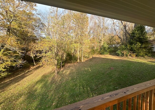 Building Photo - 44 Maple Ave