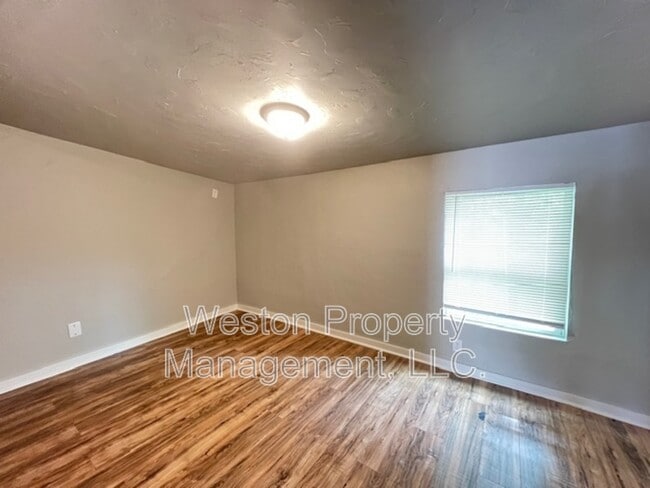 Building Photo - 322 Reed Ave