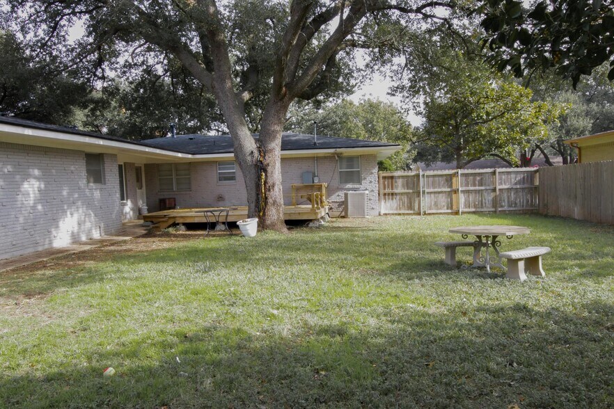 Building Photo - 2324 N 50th St