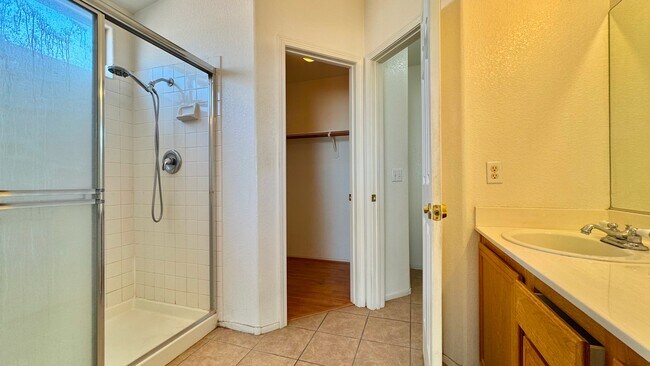 Building Photo - 3726 Penedos Dr