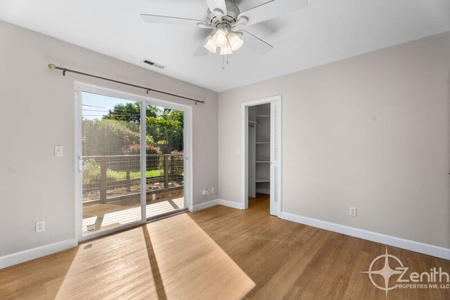 Building Photo - 8611 SE Patterson Pl