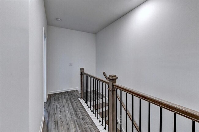 Building Photo - 477 Danville Ave