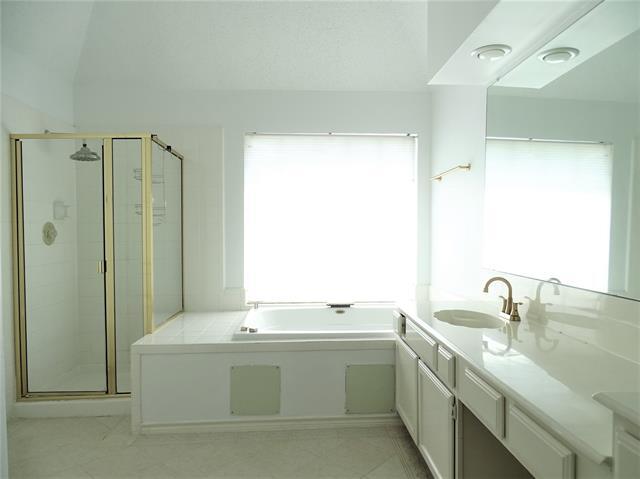 Building Photo - 1700 Seminary Dr