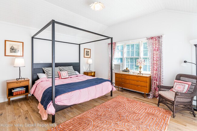 Building Photo - 16 Bakertown Rd