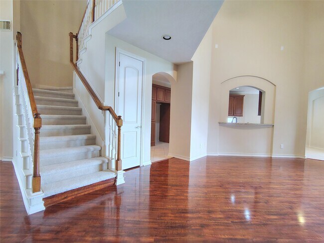 Building Photo - 5606 Grandwood Ln