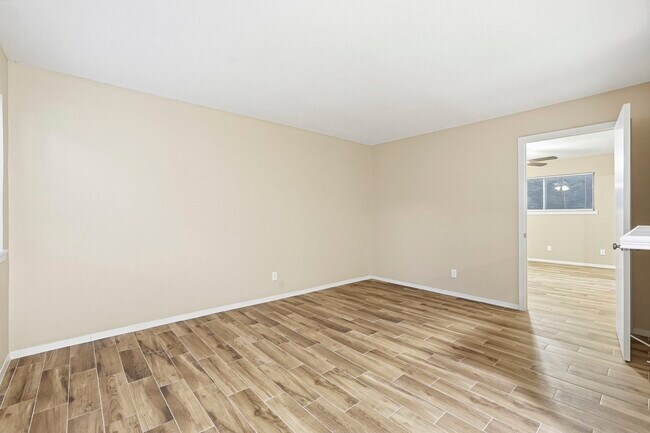 Building Photo - 309 Stratford St