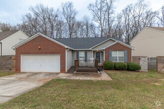 Building Photo - Charming Move-In Ready Home in Charlotte's...