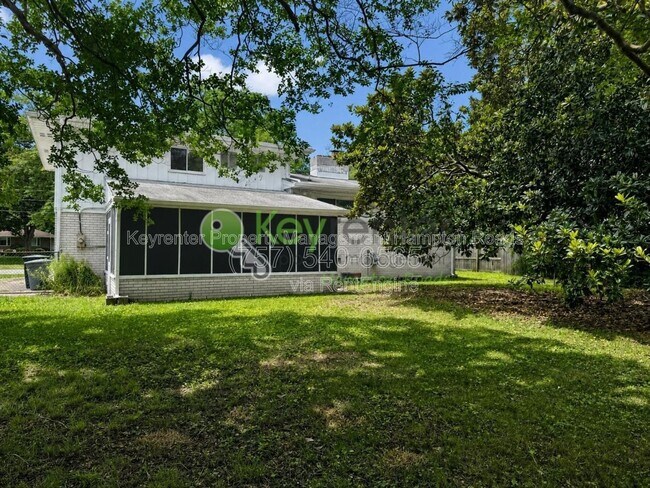 Building Photo - 608 Charlton Dr
