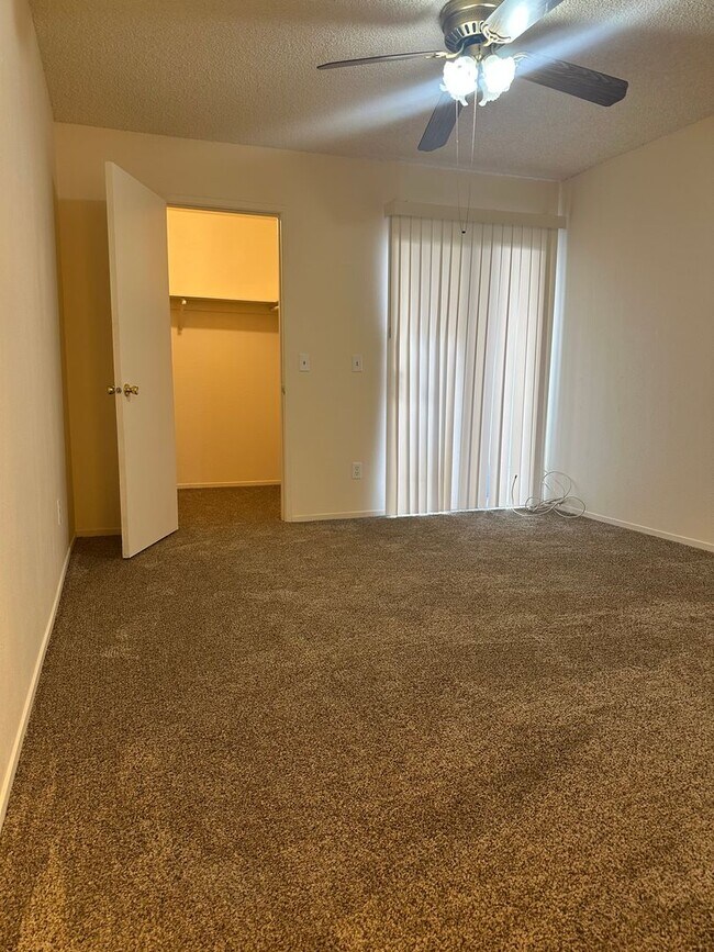 Building Photo - DeWitt Triplex