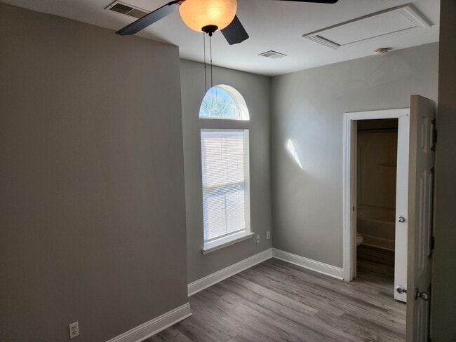 Building Photo - 70 Cassandra Ln