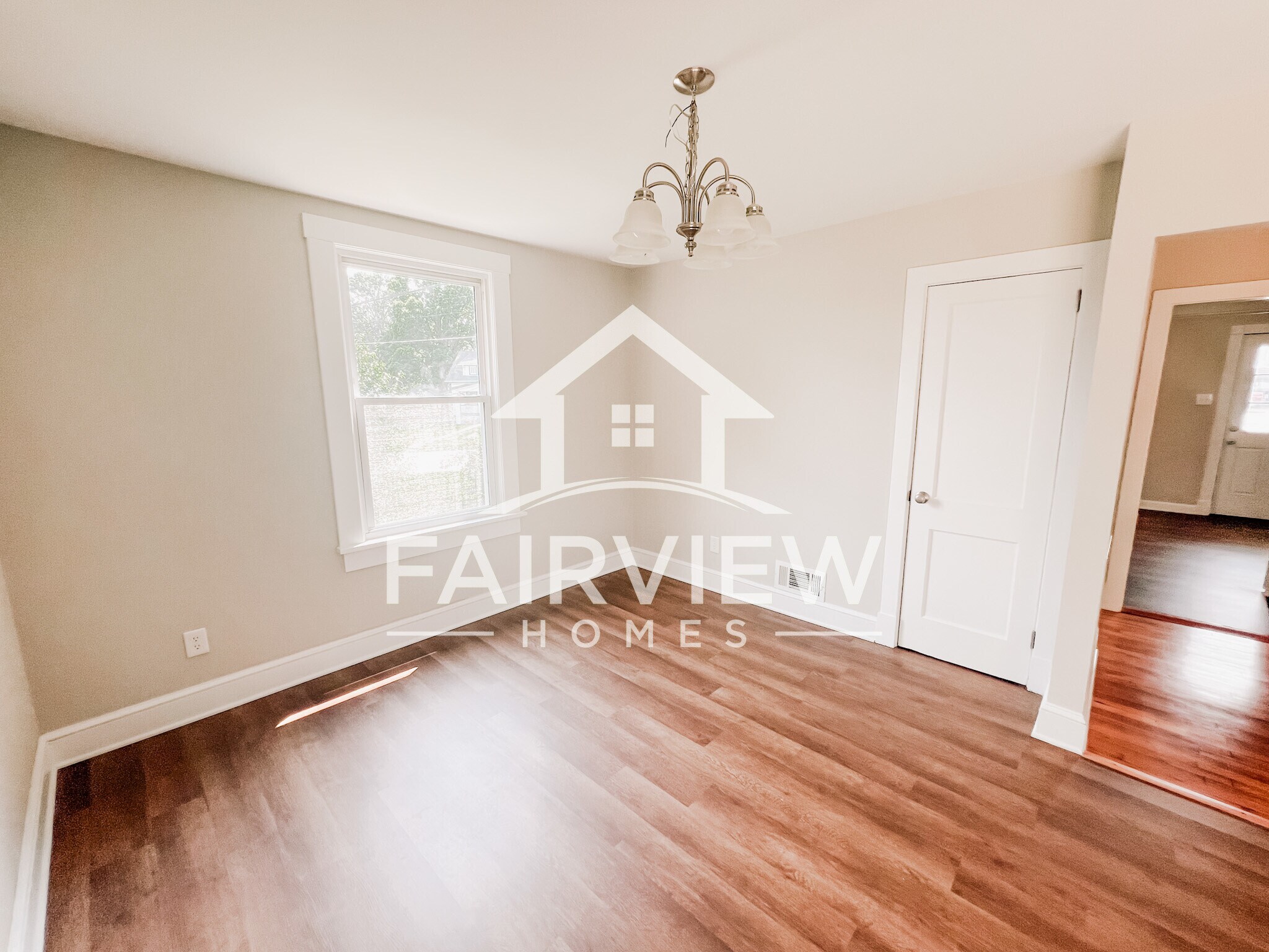 Building Photo - 3239 Mayflower Dr