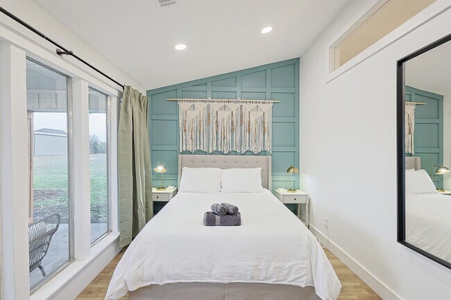 Building Photo - 2368 County Road 852-SI ID1055509P