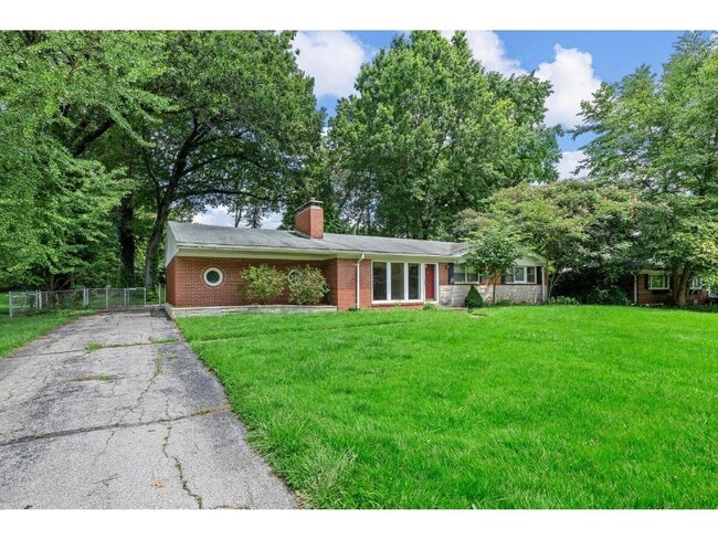 Building Photo - 718 Wenneker Dr