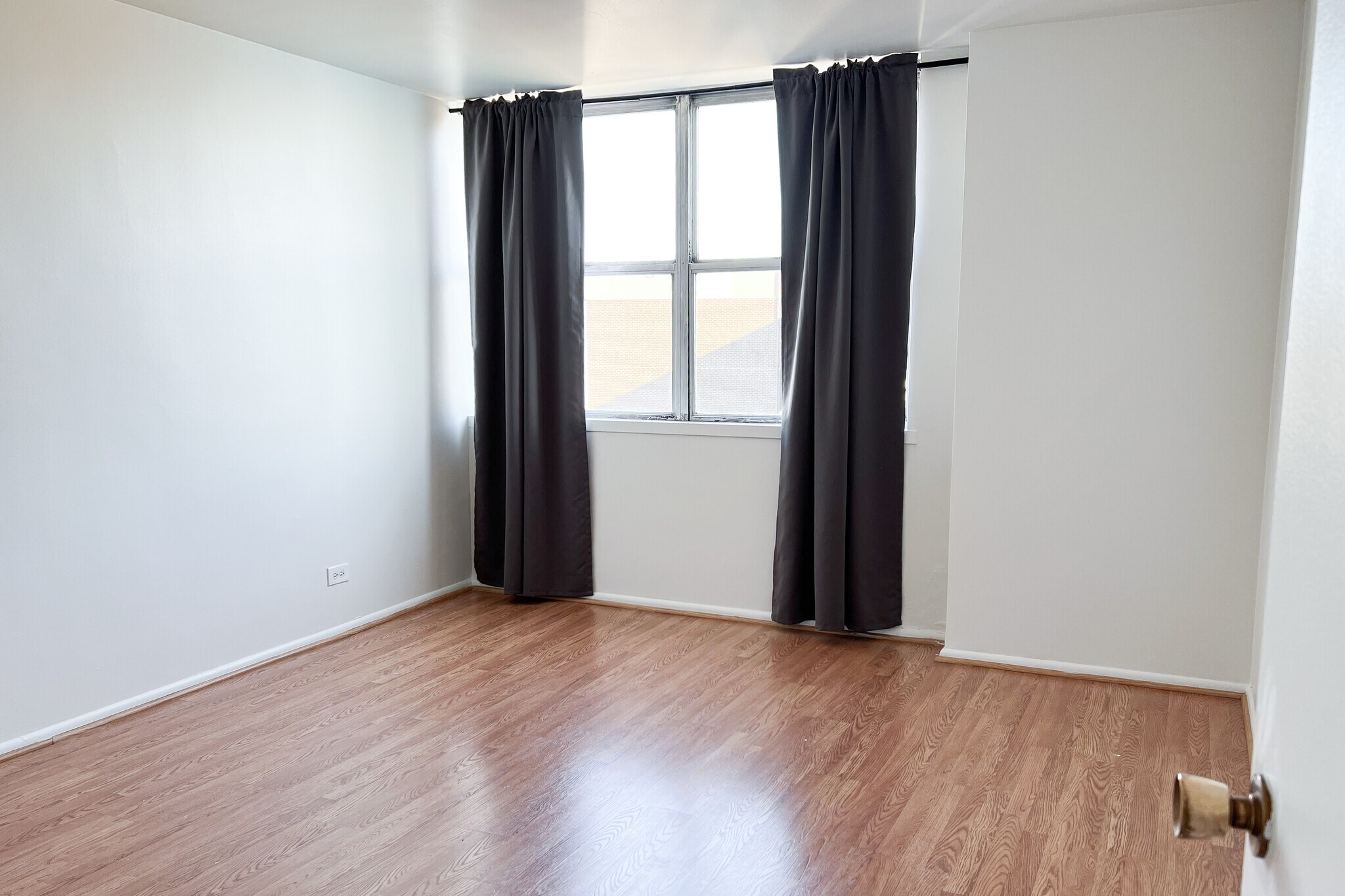 Bedroom - 6301 N Sheridan Rd