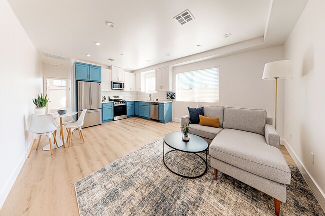 Building Photo - 3920-3922 1/2 Brighton Ave