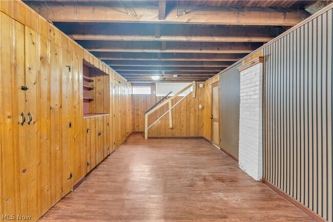 Building Photo - 5440 Hollywood Ave