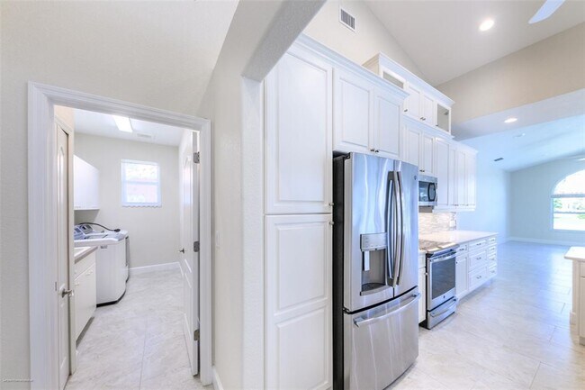 Building Photo - 566 Port Bendres Dr