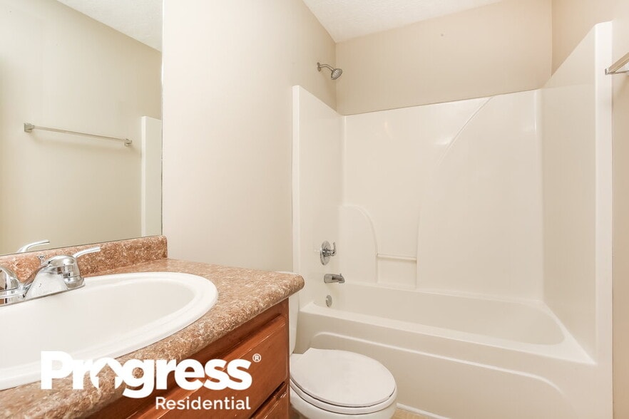 Building Photo - 612 Rock Glen Trace