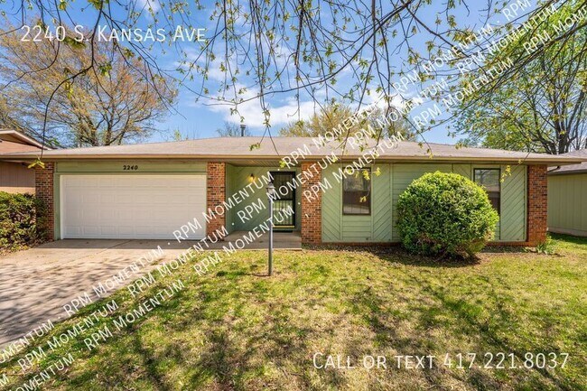 Primary Photo - 3 Bedroom 2 Bath Home in SW Springfield!