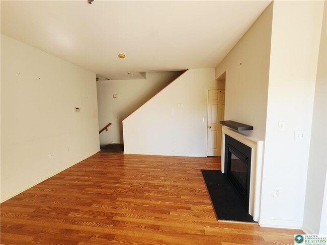 Building Photo - 974 Nittany Ct