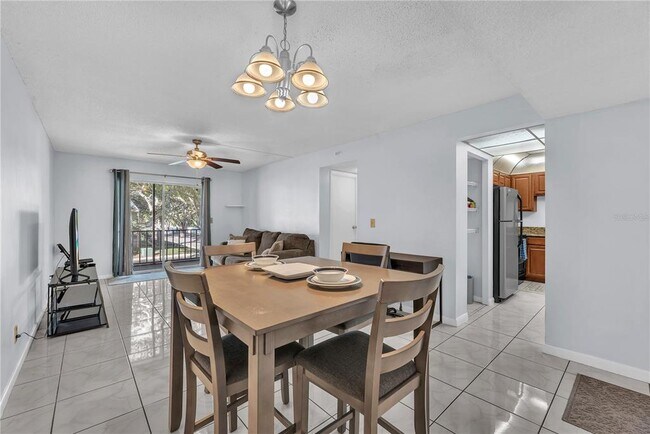 Building Photo - 801 Russell Ln