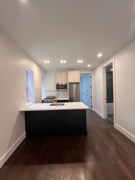 Building Photo - 276 Hoboken Ave