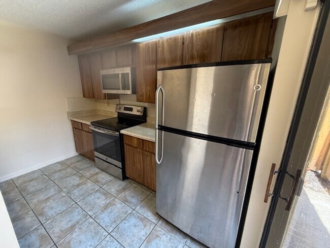 Building Photo - 5381 Elm Ct