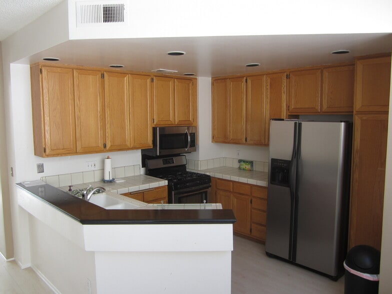 Building Photo - 501 Herondo St