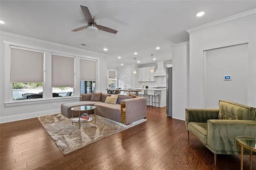 Building Photo - 813 Coleman St SW