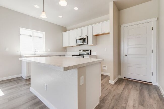 Building Photo - Roe Street Townhomes