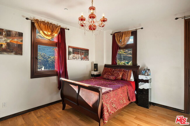 Building Photo - 28305 Via Acero