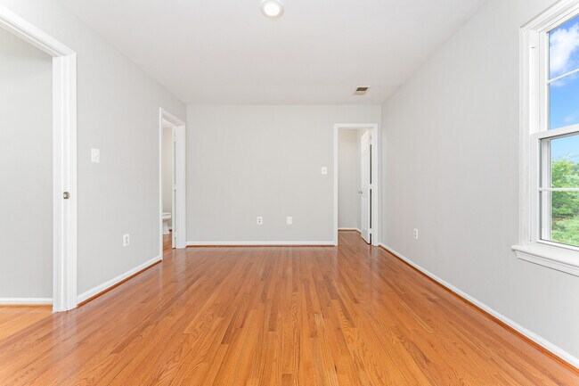 master suite - 44132 Mistletoe Ter