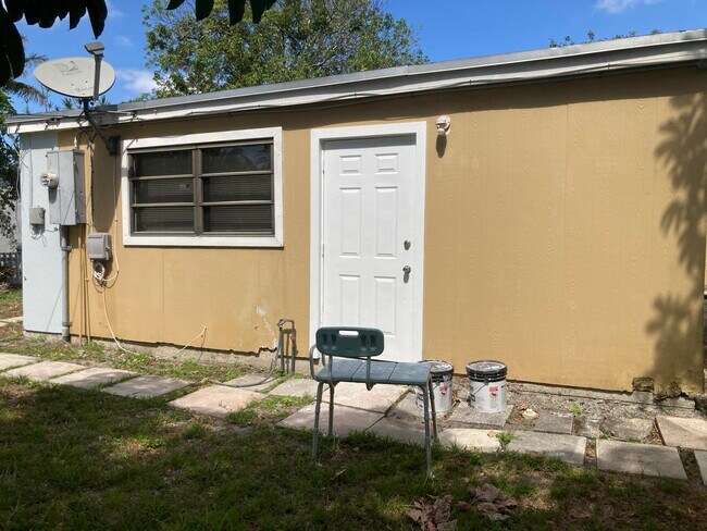 Building Photo - 3630 SW 46th Ave
