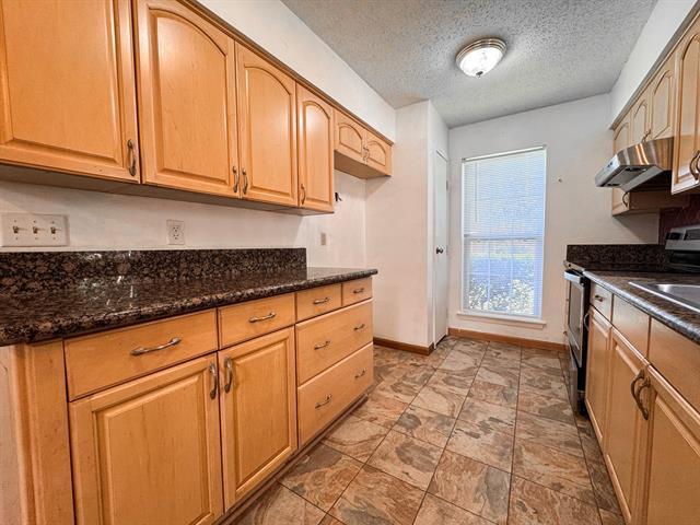Building Photo - 1804 Serenade Ln