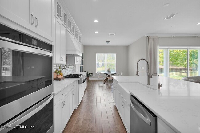 Building Photo - 247 Huguenot Ln