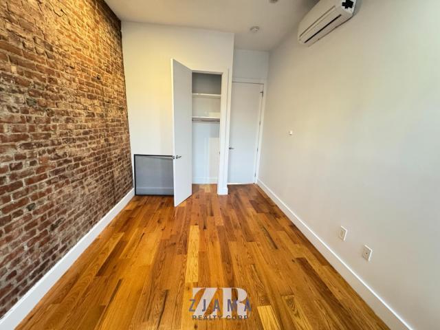 Building Photo - 4 bedroom in Brooklyn NY 11210