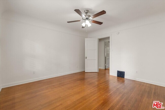 Building Photo - 2002 Kelton Ave