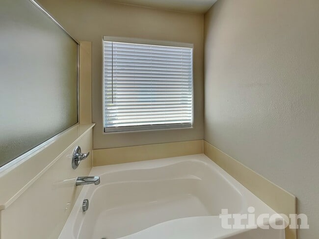 Building Photo - 129 Snow Dome Ave