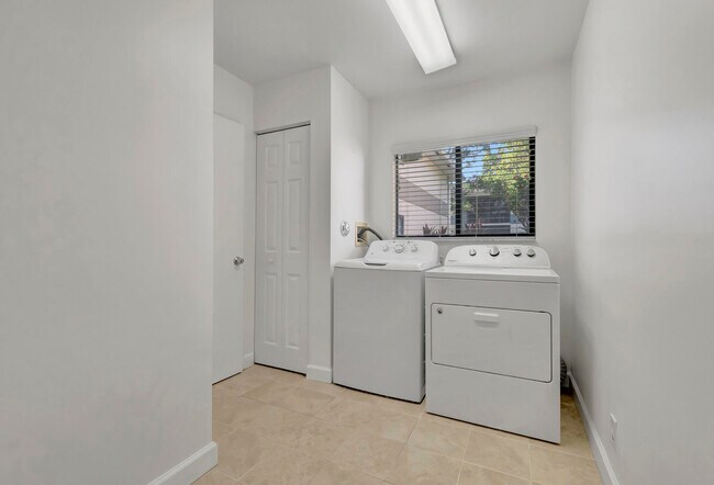 Building Photo - 15364 Lakes of Delray Blvd