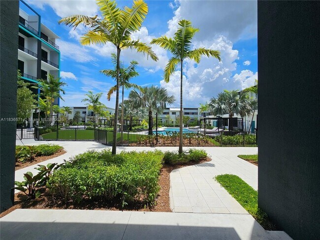 Building Photo - 4400 Sunrise Blvd